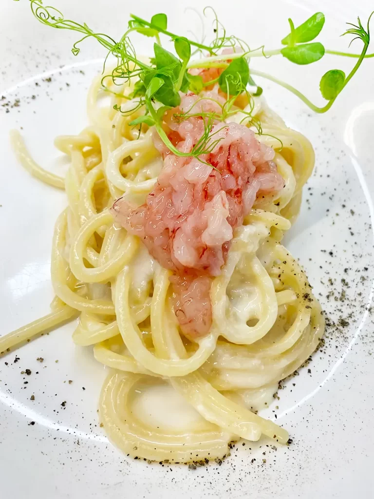 Cacio e pepe con gamberi rossi